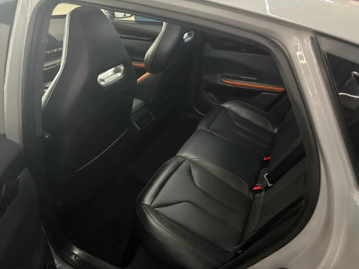 2023 ChangAn UNI-V 1.5T 188HP L4 7DCT,autocango,china used car exporter,china ev exporter,chinese used car exporter,chinese used ev exporter