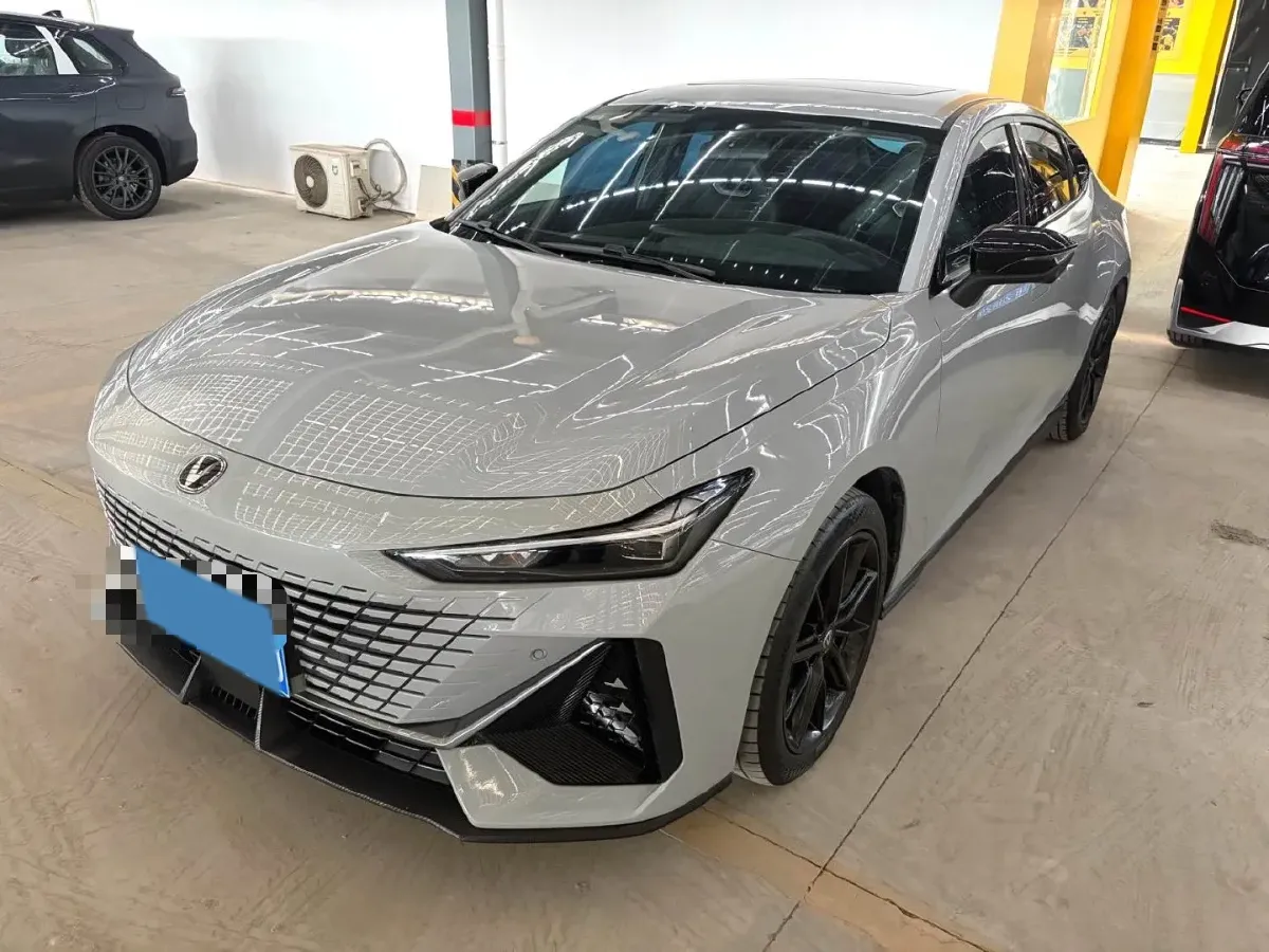 2023 ChangAn UNI-V 1.5T 188HP L4 7DCT,autocango,china used car exporter,china ev exporter,chinese used car exporter,chinese used ev exporter