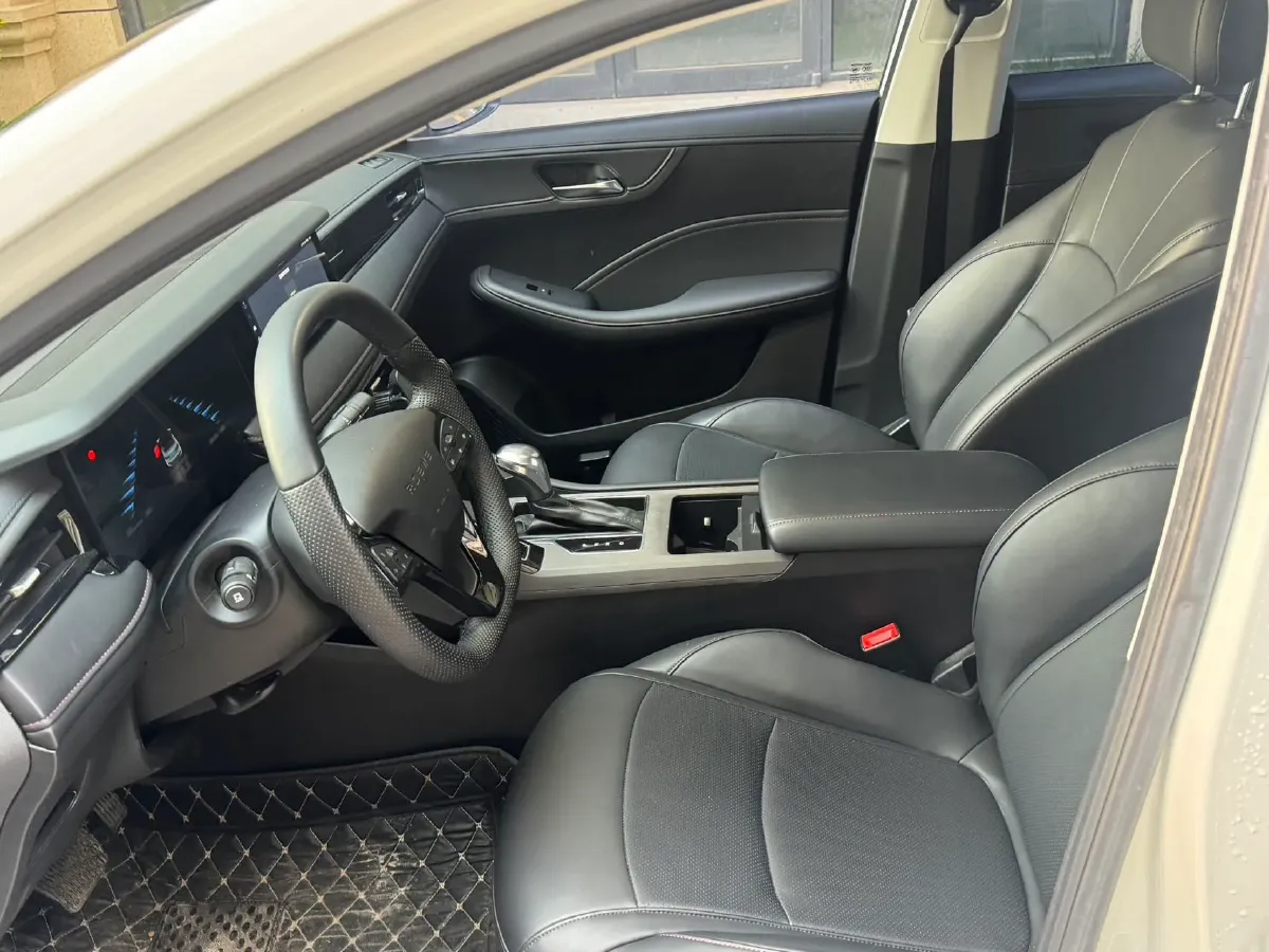 2023 Roewe i5 1.5L 129HP L4 CVT,autocango,china used car exporter,china ev exporter,chinese used car exporter,chinese used ev exporter