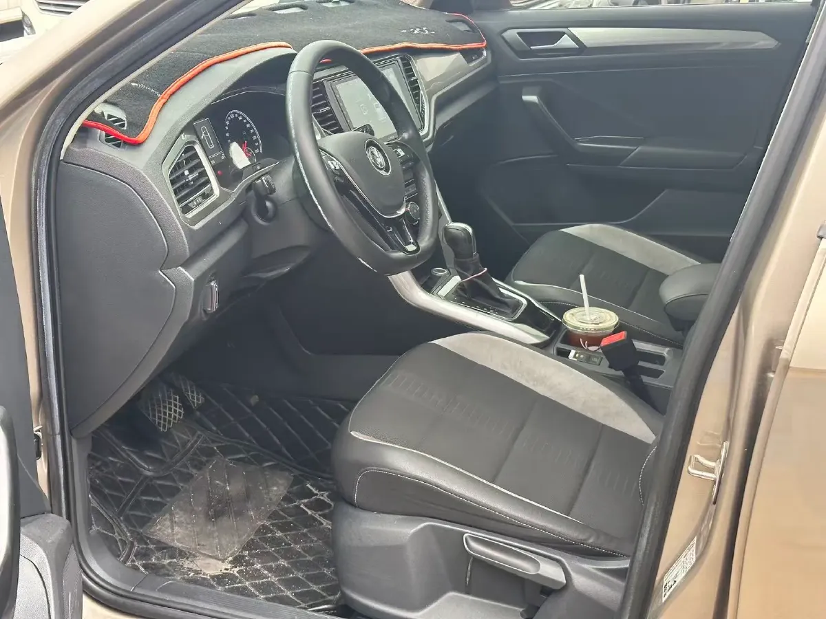 2019 Volkswagen T-Roc 1.4T 150HP L4 7DCT,autocango,china used car exporter,china ev exporter,chinese used car exporter,chinese used ev exporter