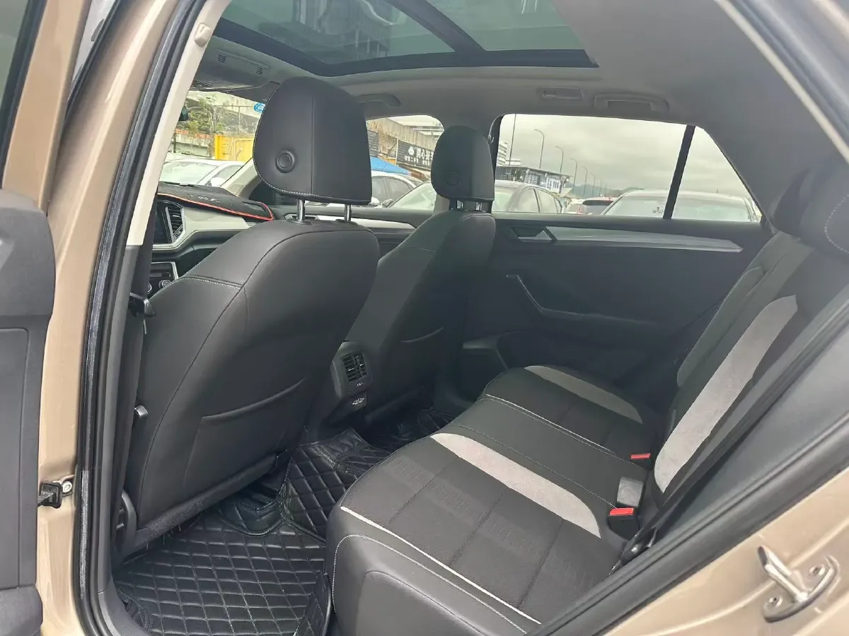 2019 Volkswagen T-Roc 1.4T 150HP L4 7DCT,autocango,china used car exporter,china ev exporter,chinese used car exporter,chinese used ev exporter