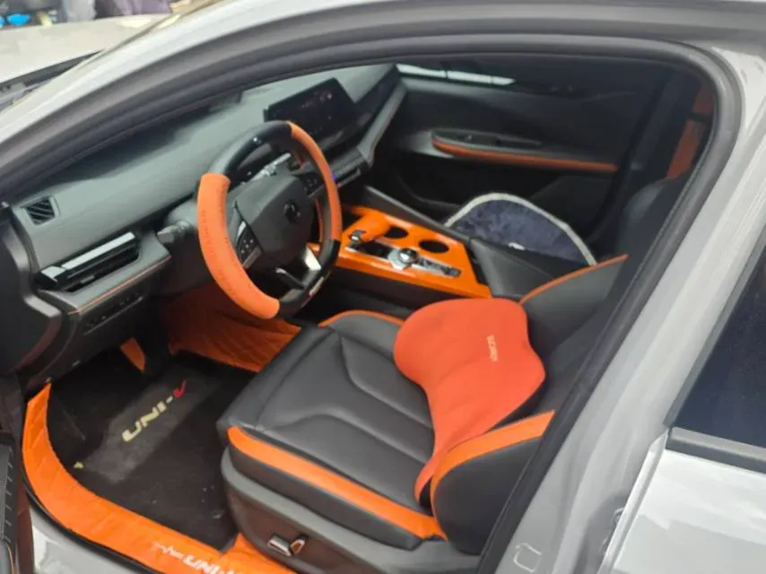 2023 ChangAn UNI-V 1.5T 188HP L4 7DCT,autocango,china used car exporter,china ev exporter,chinese used car exporter,chinese used ev exporter