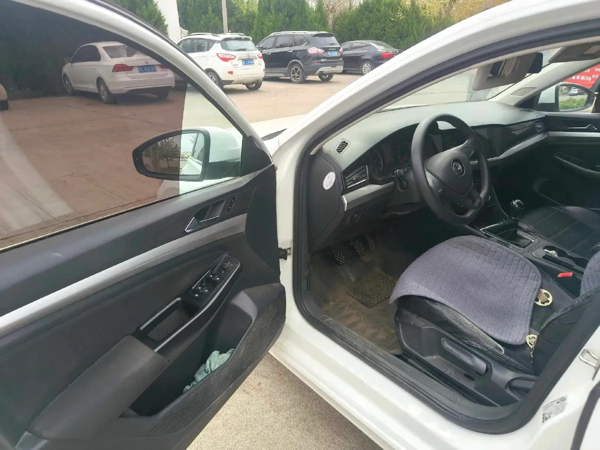 2019 MAXUS XinTu V80 2.5T 136HP L4 6MT,autocango,china used car exporter,china ev exporter,chinese used car exporter,chinese used ev exporter