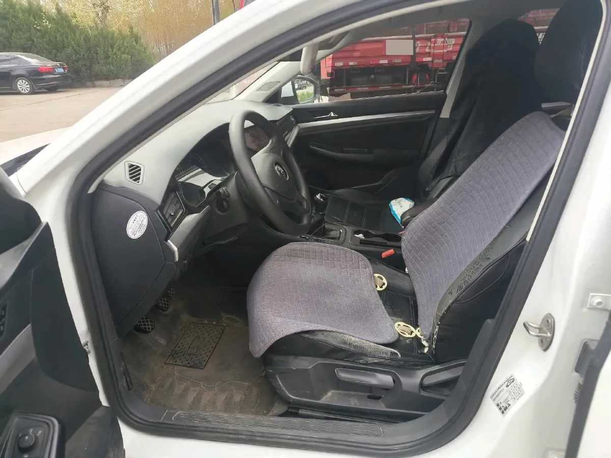 2019 MAXUS XinTu V80 2.5T 136HP L4 6MT,autocango,china used car exporter,china ev exporter,chinese used car exporter,chinese used ev exporter