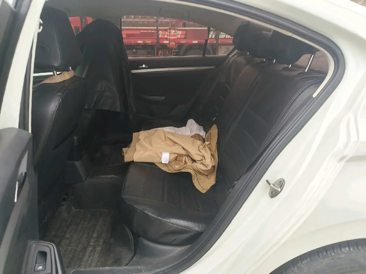 2019 MAXUS XinTu V80 2.5T 136HP L4 6MT,autocango,china used car exporter,china ev exporter,chinese used car exporter,chinese used ev exporter