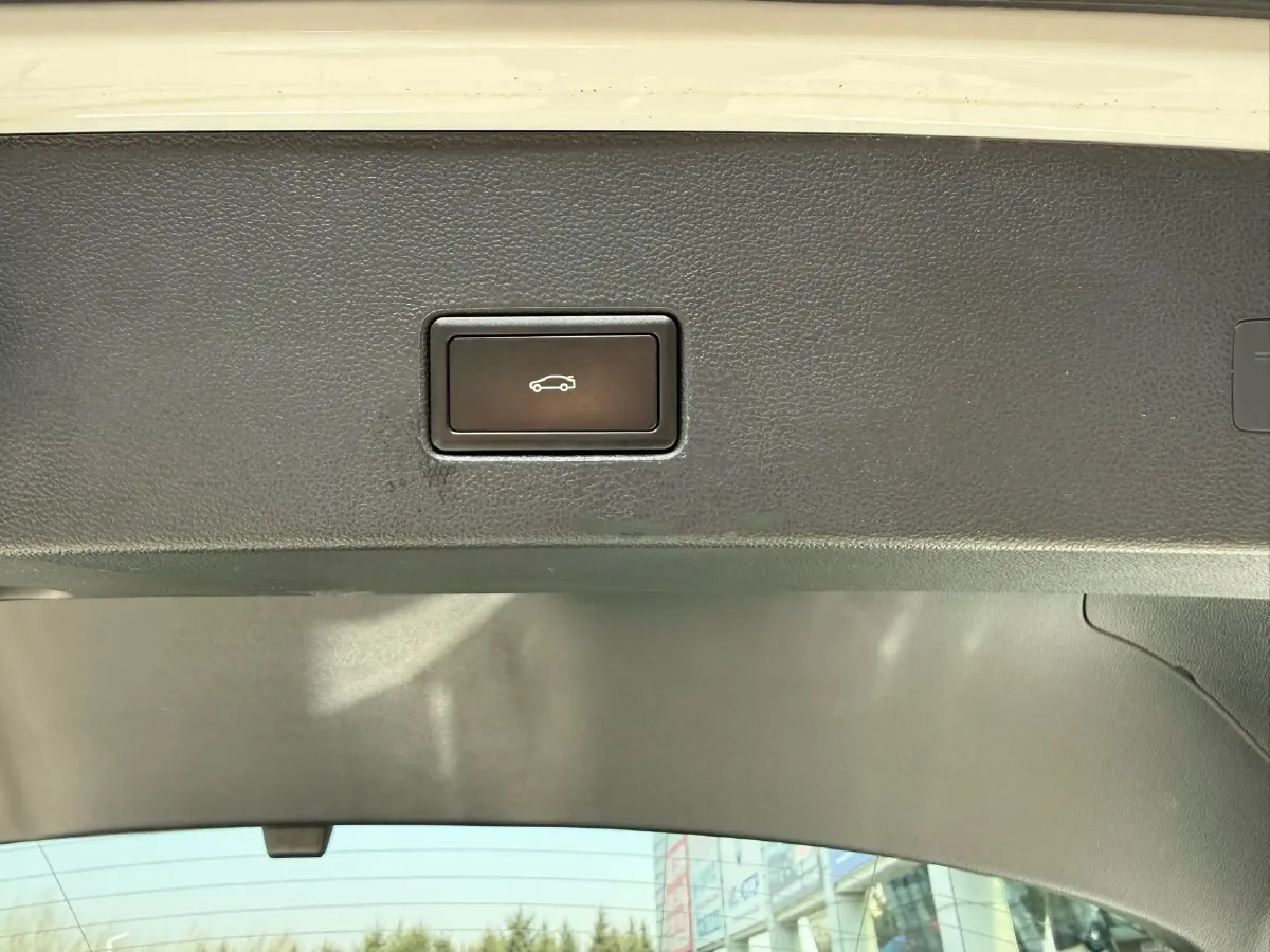 2022 Volkswagen T-Roc 1.4T 150HP L4 7DCT,autocango,china used car exporter,china ev exporter,chinese used car exporter,chinese used ev exporter