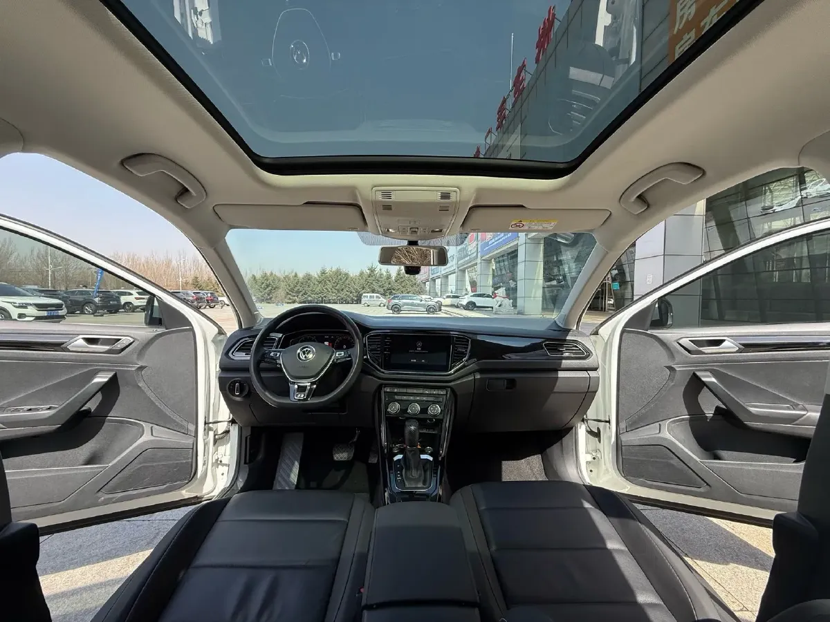 2022 Volkswagen T-Roc 1.4T 150HP L4 7DCT,autocango,china used car exporter,china ev exporter,chinese used car exporter,chinese used ev exporter