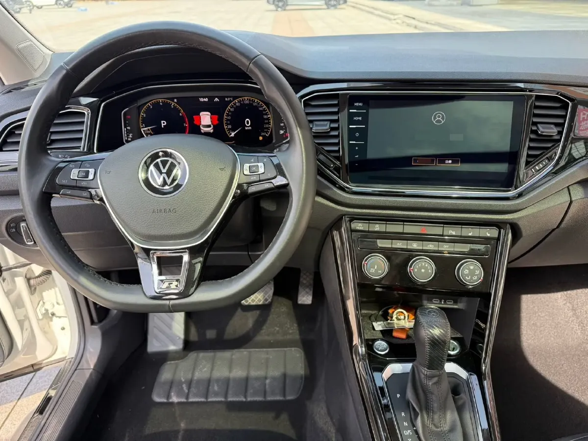 2022 Volkswagen T-Roc 1.4T 150HP L4 7DCT,autocango,china used car exporter,china ev exporter,chinese used car exporter,chinese used ev exporter