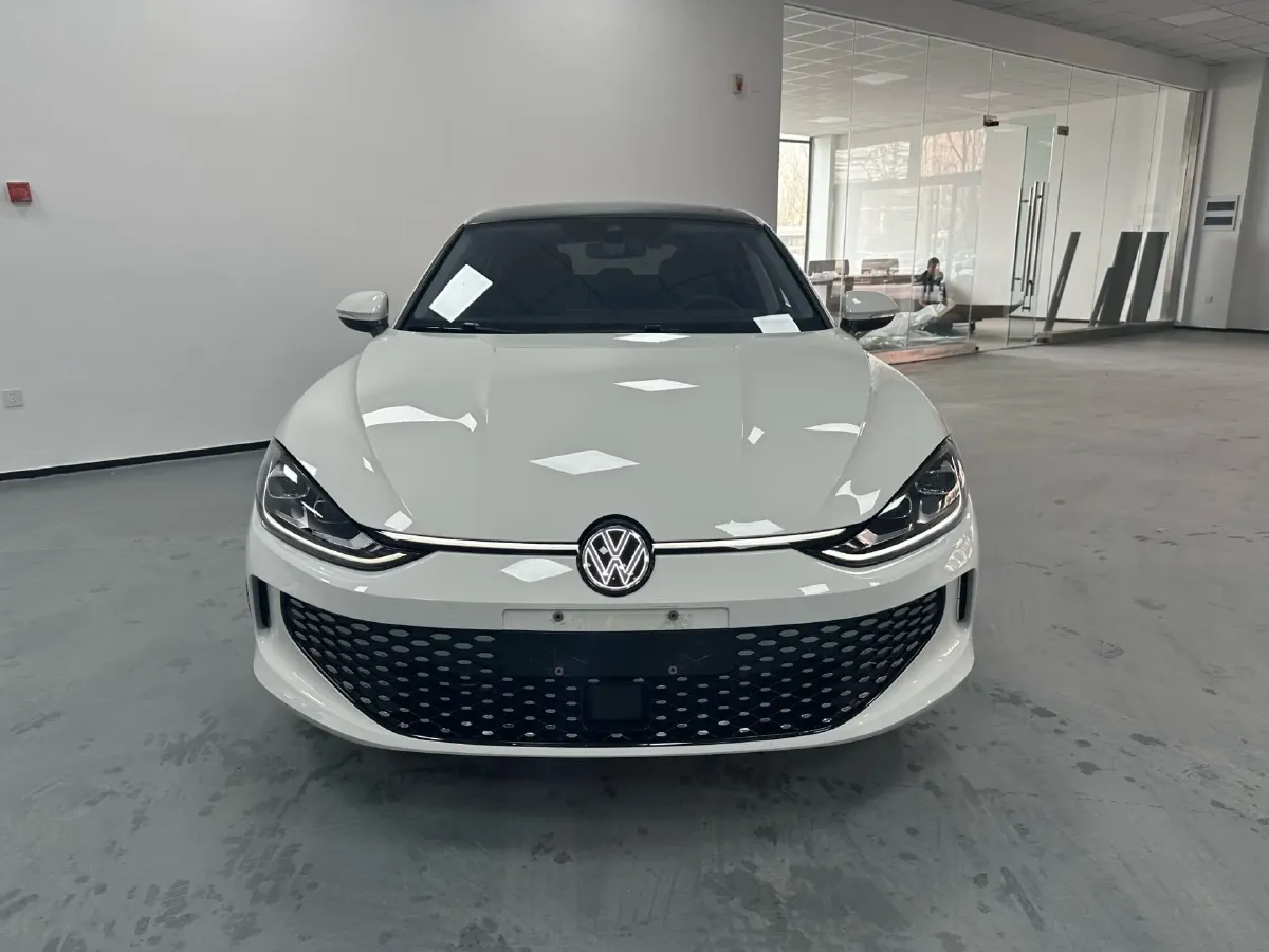 2022 Skoda Superb 2.0T 186HP L4 7DCT,autocango,china used car exporter,china ev exporter,chinese used car exporter,chinese used ev exporter