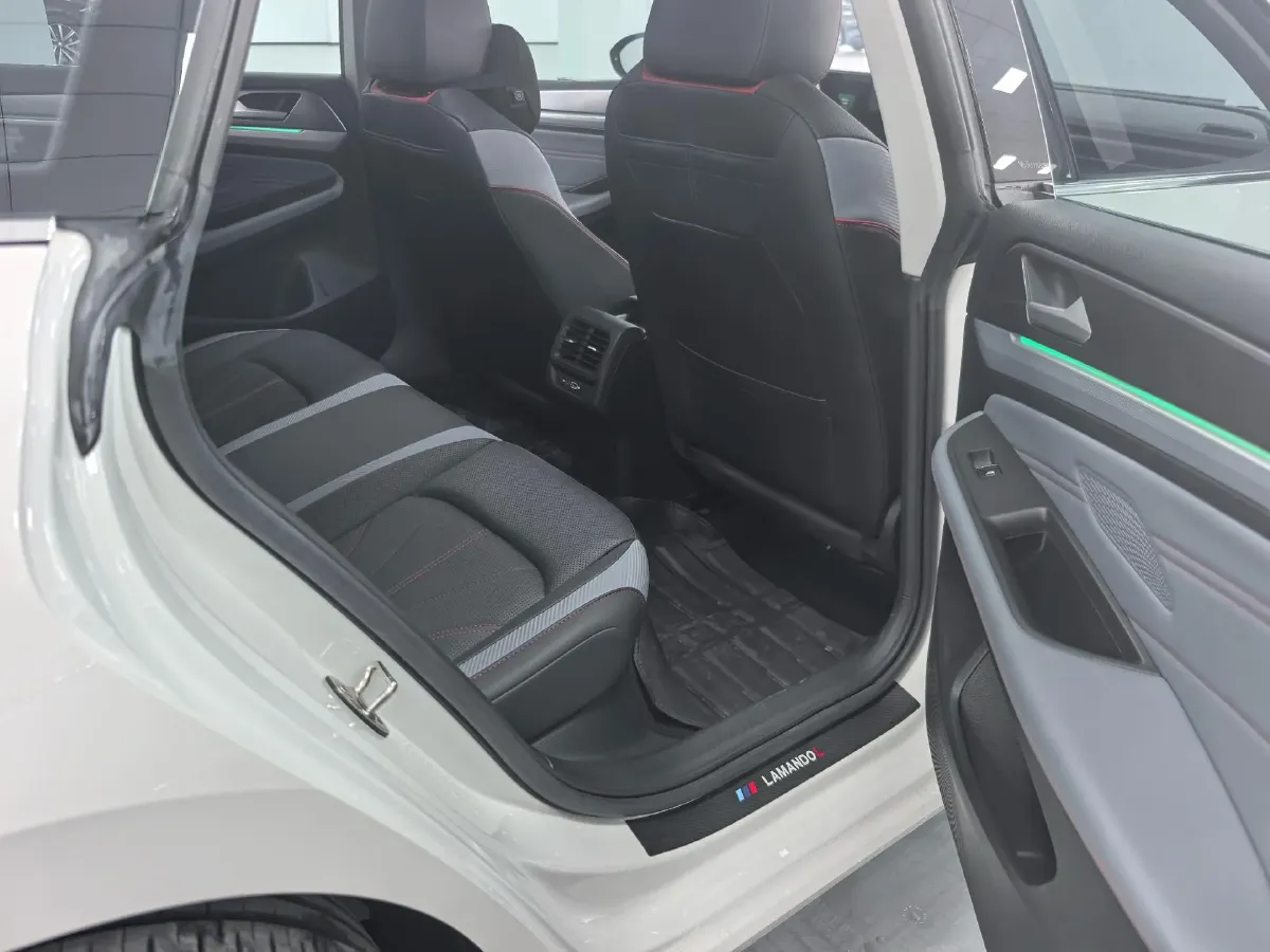 2022 Skoda Superb 2.0T 186HP L4 7DCT,autocango,china used car exporter,china ev exporter,chinese used car exporter,chinese used ev exporter