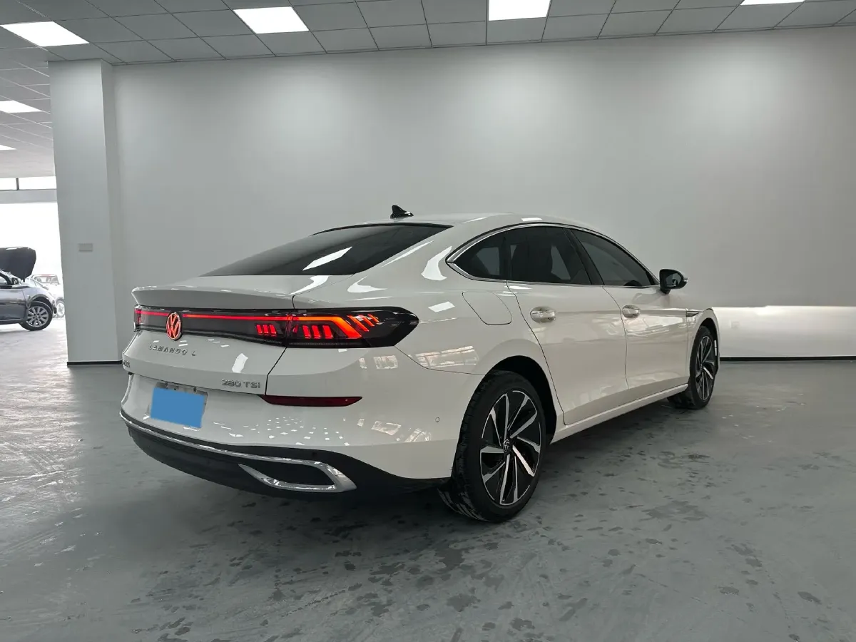 2022 Skoda Superb 2.0T 186HP L4 7DCT,autocango,china used car exporter,china ev exporter,chinese used car exporter,chinese used ev exporter
