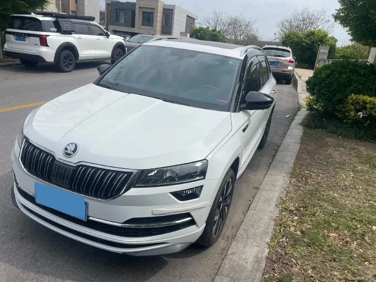 2024 Skoda Karoq 1.4T 150HP L4 7DCT,autocango,china used car exporter,china ev exporter,chinese used car exporter,chinese used ev exporter