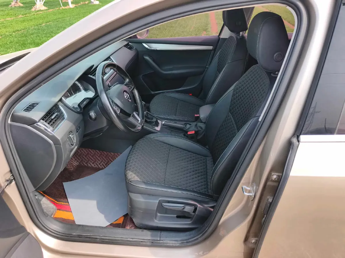 2018 Skoda Octavia 1.2T 116HP L4 7DCT,autocango,china used car exporter,china ev exporter,chinese used car exporter,chinese used ev exporter