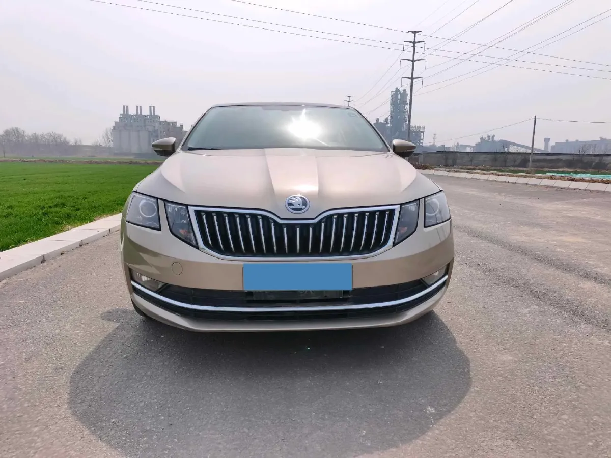 2018 Skoda Octavia 1.2T 116HP L4 7DCT,autocango,china used car exporter,china ev exporter,chinese used car exporter,chinese used ev exporter