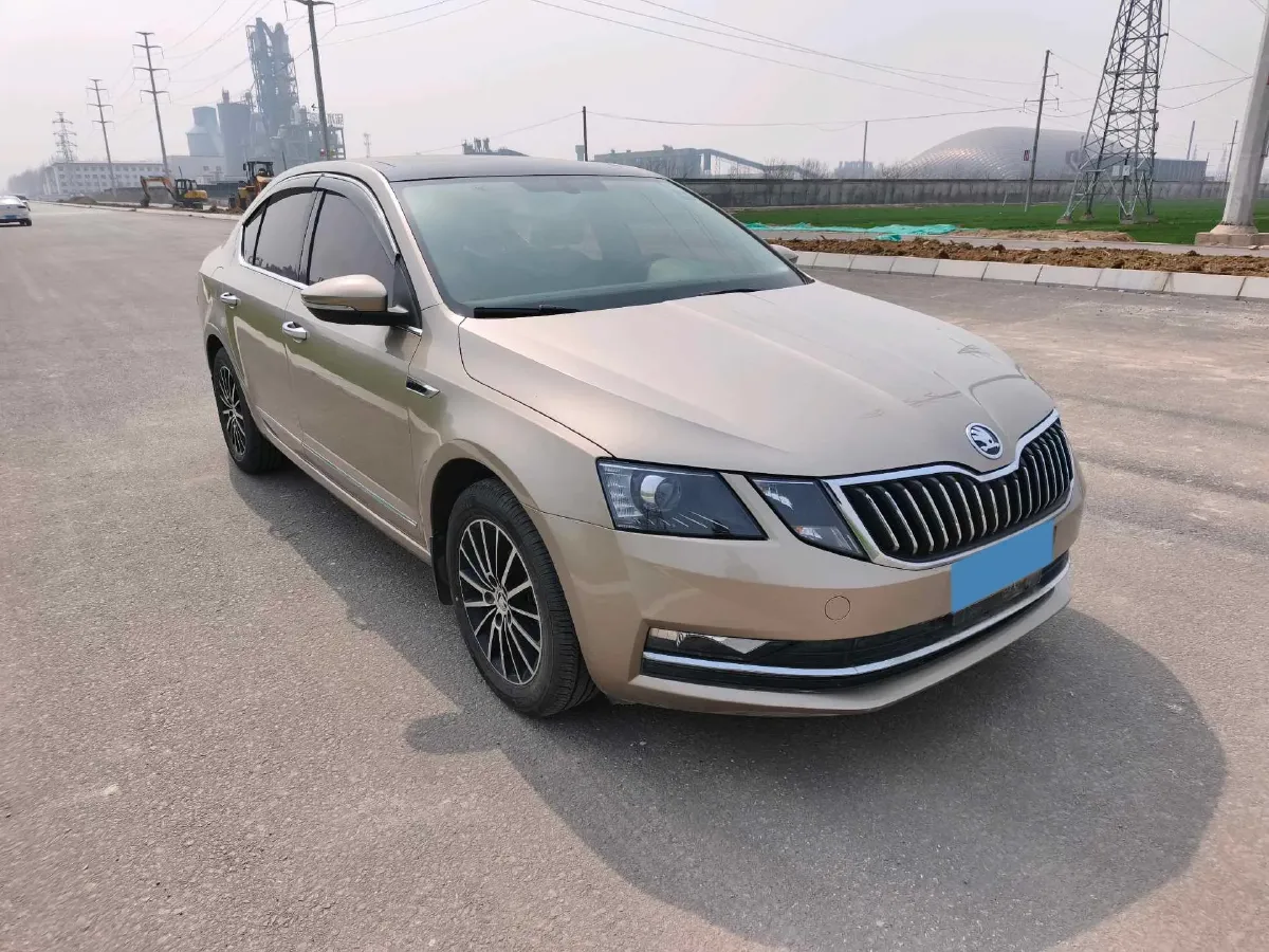 2018 Skoda Octavia 1.2T 116HP L4 7DCT,autocango,china used car exporter,china ev exporter,chinese used car exporter,chinese used ev exporter