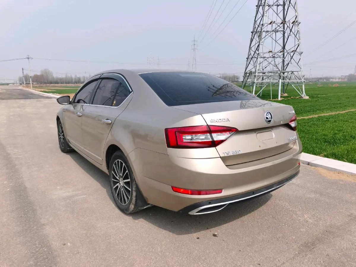 2018 Skoda Octavia 1.2T 116HP L4 7DCT,autocango,china used car exporter,china ev exporter,chinese used car exporter,chinese used ev exporter