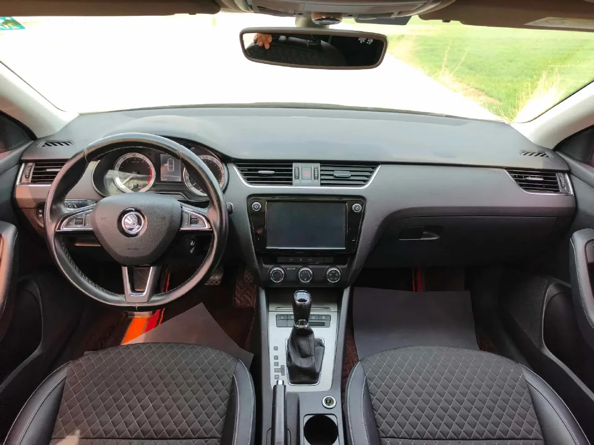 2018 Skoda Octavia 1.2T 116HP L4 7DCT,autocango,china used car exporter,china ev exporter,chinese used car exporter,chinese used ev exporter