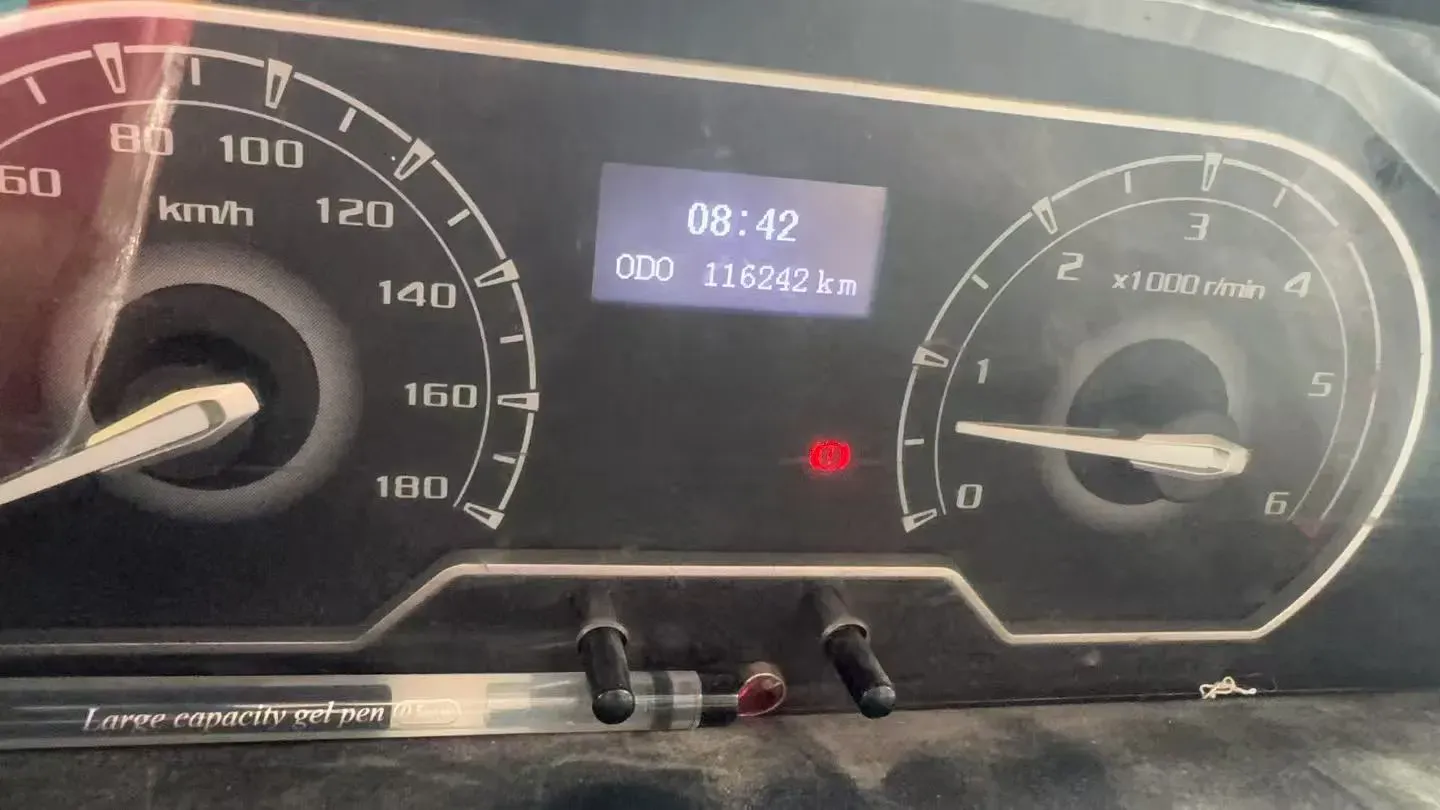 2021 MAXUS XinTu V80 2.0T 139HP L4 6MT,autocango,china used car exporter,china ev exporter,chinese used car exporter,chinese used ev exporter