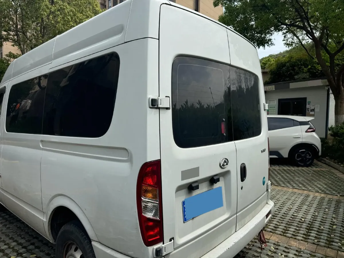 2021 MAXUS XinTu V80 2.0T 139HP L4 6MT,autocango,china used car exporter,china ev exporter,chinese used car exporter,chinese used ev exporter