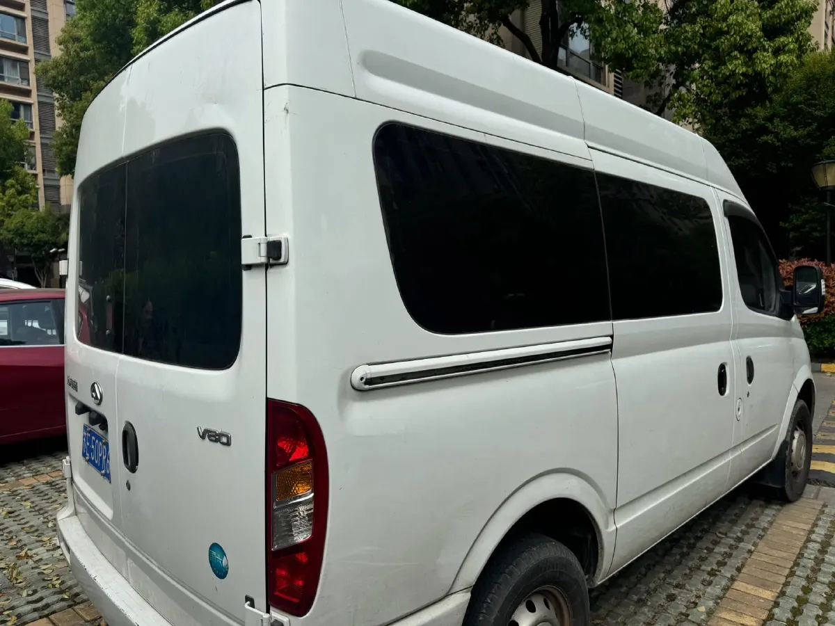 2021 MAXUS XinTu V80 2.0T 139HP L4 6MT,autocango,china used car exporter,china ev exporter,chinese used car exporter,chinese used ev exporter