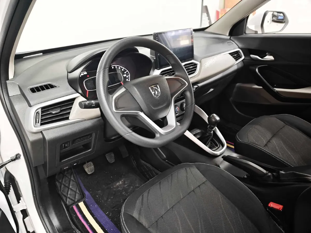 2021 BaoJun 510 1.5L 99HP L4 6MT,autocango,china used car exporter,china ev exporter,chinese used car exporter,chinese used ev exporter