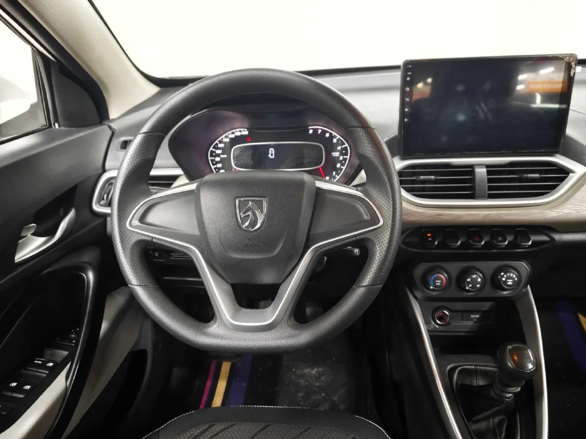 2021 BaoJun 510 1.5L 99HP L4 6MT,autocango,china used car exporter,china ev exporter,chinese used car exporter,chinese used ev exporter