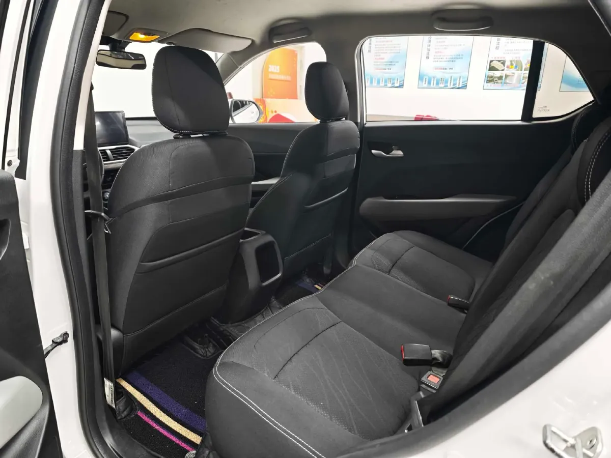 2021 BaoJun 510 1.5L 99HP L4 6MT,autocango,china used car exporter,china ev exporter,chinese used car exporter,chinese used ev exporter