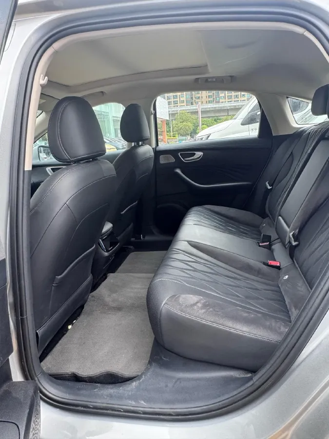 2023 Roewe D7 1.5L 112HP L4 1DHT PHEV 21.4KWH,autocango,china used car exporter,china ev exporter,chinese used car exporter,chinese used ev exporter