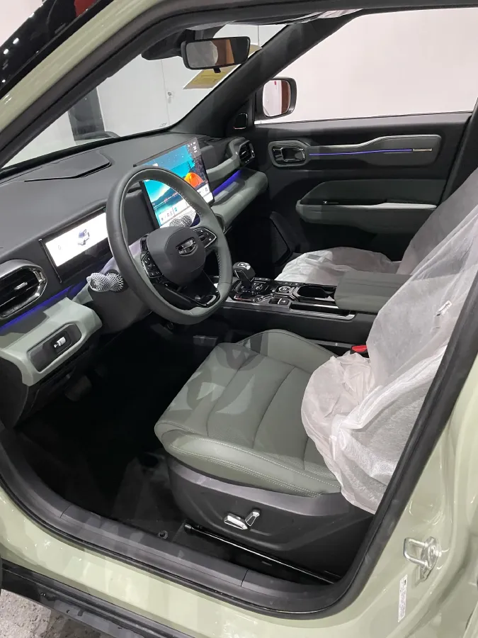 2025 Geely Cowboy 1.5T 181HP L4 7DCT,autocango,china used car exporter,china ev exporter,chinese used car exporter,chinese used ev exporter