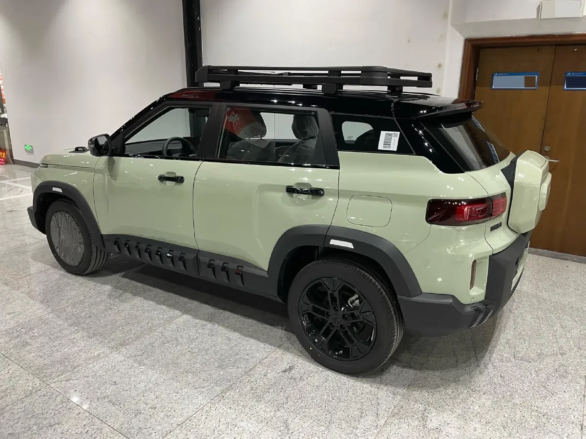 2025 Geely Cowboy 1.5T 181HP L4 7DCT,autocango,china used car exporter,china ev exporter,chinese used car exporter,chinese used ev exporter