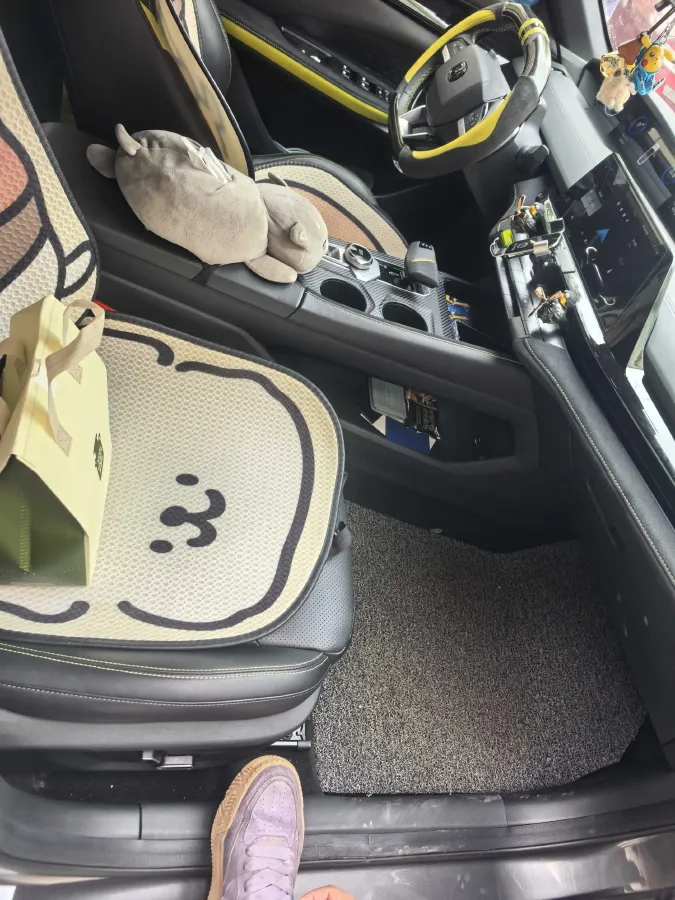 2022 ChangAn UNI-V 1.5T 188HP L4 7DCT,autocango,china used car exporter,china ev exporter,chinese used car exporter,chinese used ev exporter