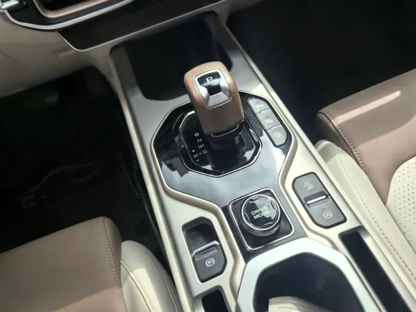 2020 Geely ICON 1.5T 177HP L3 7DCT,autocango,china used car exporter,china ev exporter,chinese used car exporter,chinese used ev exporter