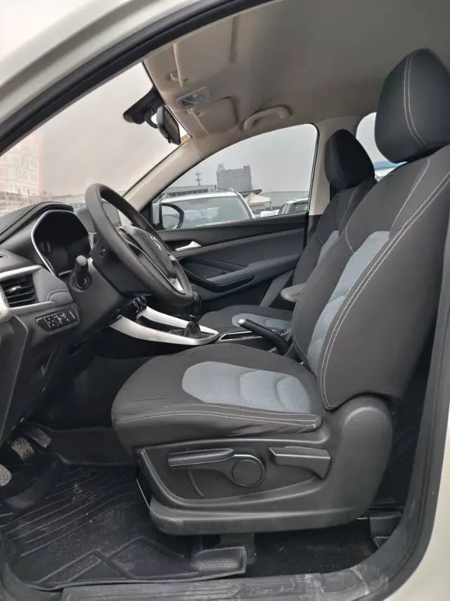 2018 BaoJun 530 1.5T 150HP L4 6MT,autocango,china used car exporter,china ev exporter,chinese used car exporter,chinese used ev exporter