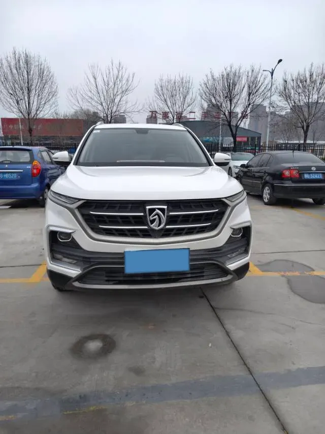 2018 BaoJun 530 1.5T 150HP L4 6MT,autocango,china used car exporter,china ev exporter,chinese used car exporter,chinese used ev exporter