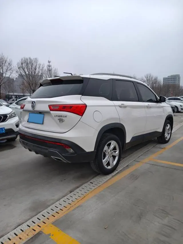 2018 BaoJun 530 1.5T 150HP L4 6MT,autocango,china used car exporter,china ev exporter,chinese used car exporter,chinese used ev exporter