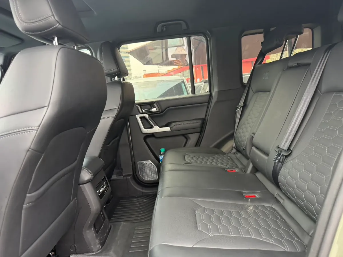 2025 212 212 T01 2.0T 252HP L4 8AT,autocango,china used car exporter,china ev exporter,chinese used car exporter,chinese used ev exporter