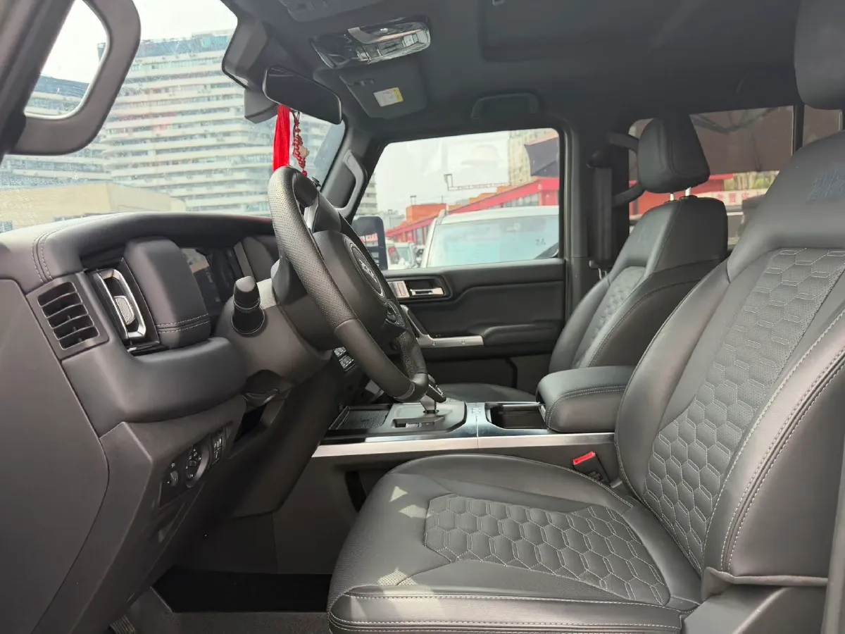 2025 212 212 T01 2.0T 252HP L4 8AT,autocango,china used car exporter,china ev exporter,chinese used car exporter,chinese used ev exporter