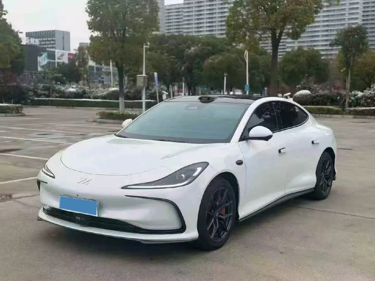 2024 IM L6 BEV 75KWH,autocango,china used car exporter,china ev exporter,chinese used car exporter,chinese used ev exporter