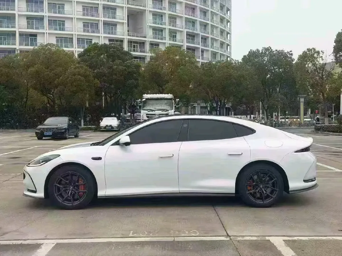 2024 IM L6 BEV 75KWH,autocango,china used car exporter,china ev exporter,chinese used car exporter,chinese used ev exporter