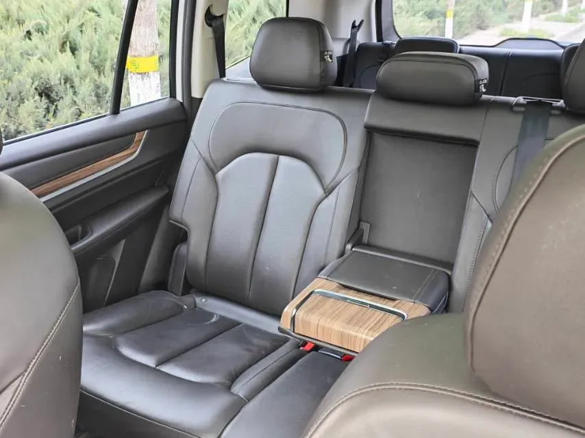 2018 Roewe RX5 2.0T 220HP L4 6DCT,autocango,china used car exporter,china ev exporter,chinese used car exporter,chinese used ev exporter