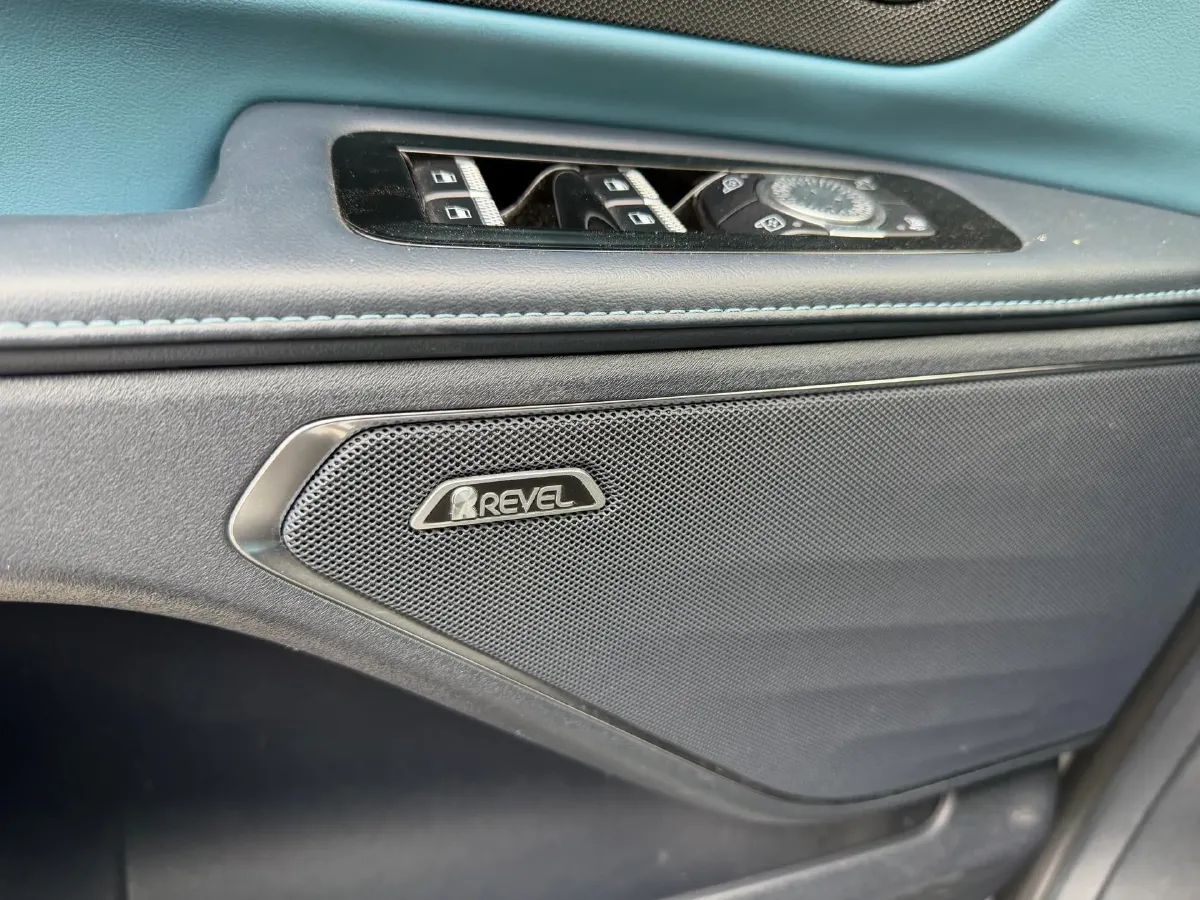 2023 Lincoln Nautilus 2.0T 282HP L4 E-CVT Hybrid,autocango,china used car exporter,china ev exporter,chinese used car exporter,chinese used ev exporter