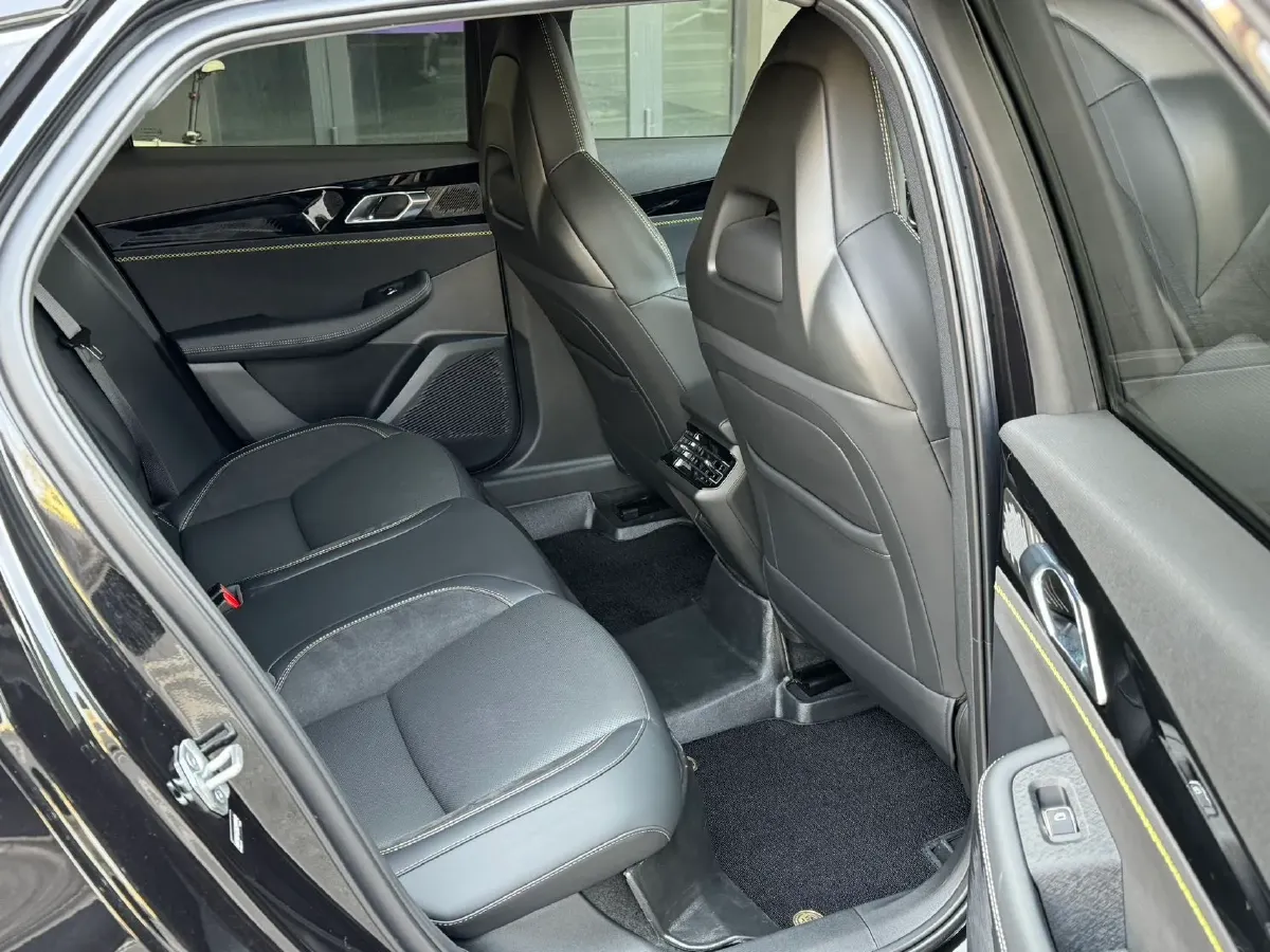 2025 LYNK&CO 03 1.5T 181HP L4 7DCT,autocango,china used car exporter,china ev exporter,chinese used car exporter,chinese used ev exporter