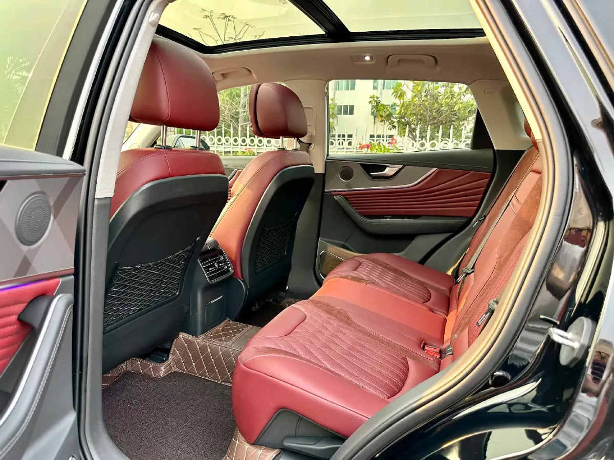 2023 HongQi HS5 2.0T 252HP L4 8AT,autocango,china used car exporter,china ev exporter,chinese used car exporter,chinese used ev exporter