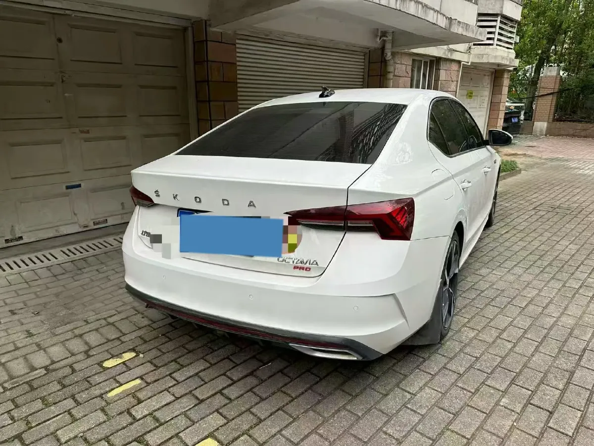 2021 Skoda Octavia 1.4T 150HP L4 7DCT,autocango,china used car exporter,china ev exporter,chinese used car exporter,chinese used ev exporter