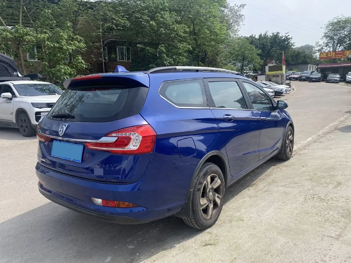 2017 BaoJun 310W 1.5L 112HP L4 6MT,autocango,china used car exporter,china ev exporter,chinese used car exporter,chinese used ev exporter