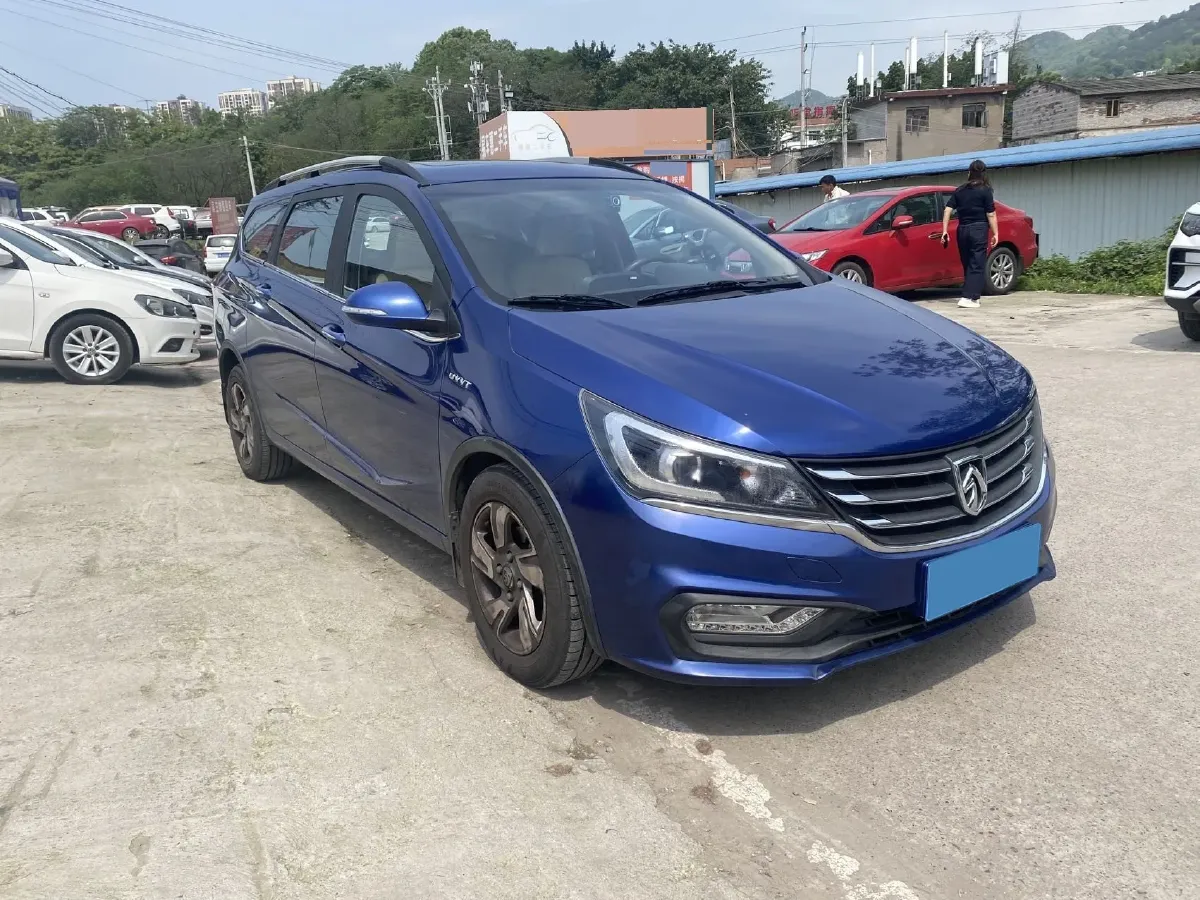 2017 BaoJun 310W 1.5L 112HP L4 6MT,autocango,china used car exporter,china ev exporter,chinese used car exporter,chinese used ev exporter