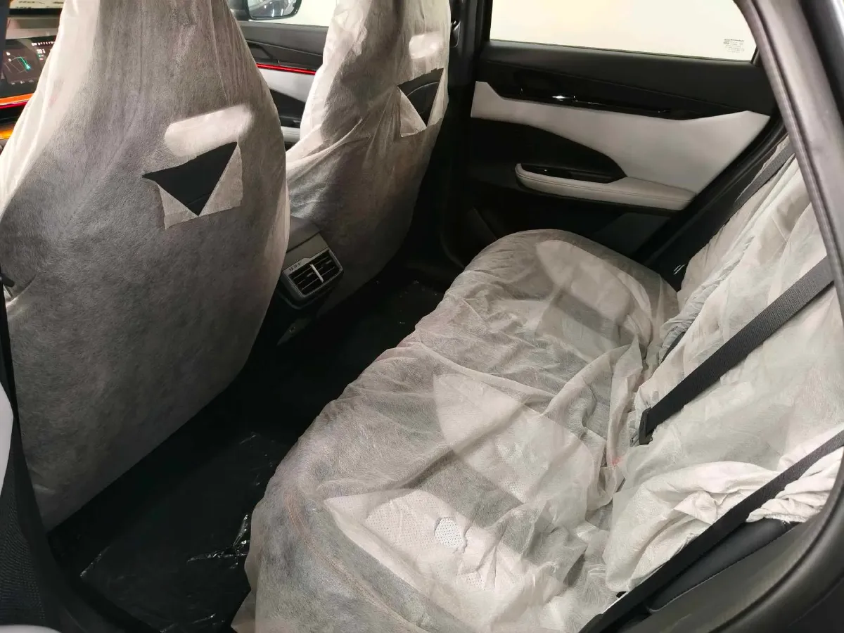 2024 ChangAn UNI-V iDD 1.5L 110HP L4 E-CVT PHEV 18.99KWH,autocango,china used car exporter,china ev exporter,chinese used car exporter,chinese used ev exporter