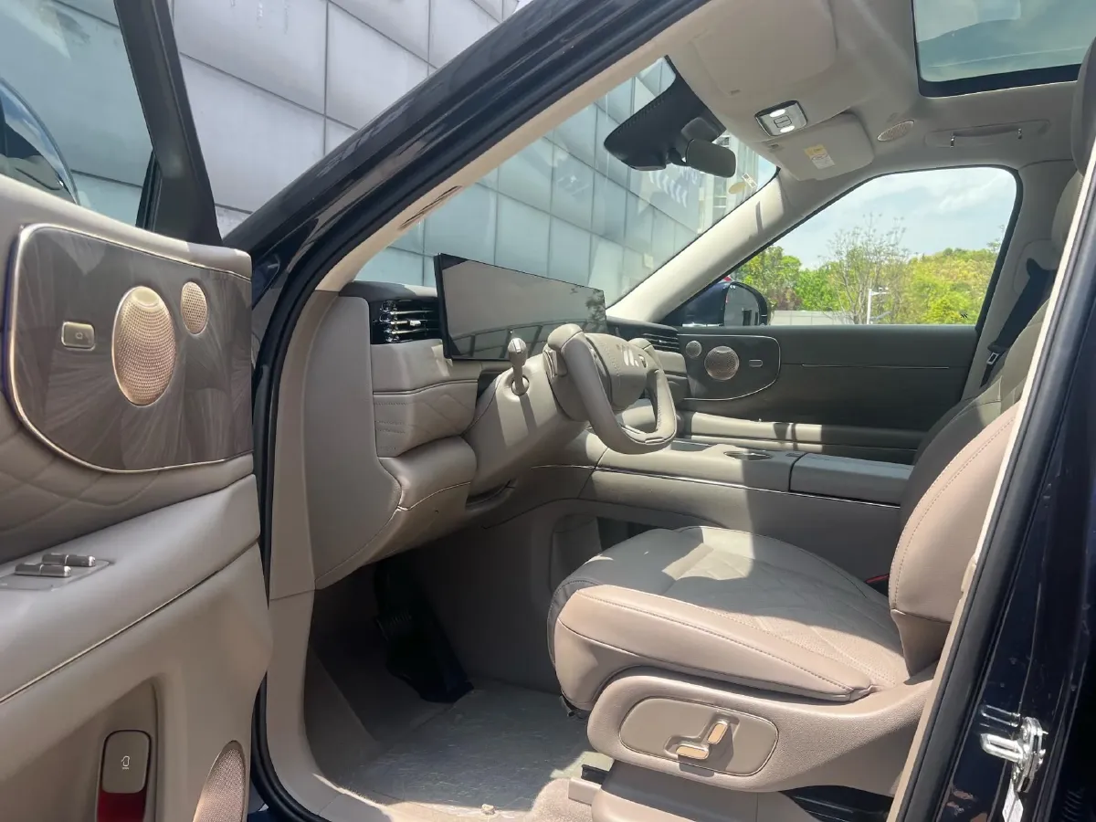 2026 IM LS9 REEV 155HP REEV,autocango,china used car exporter,china ev exporter,chinese used car exporter,chinese used ev exporter