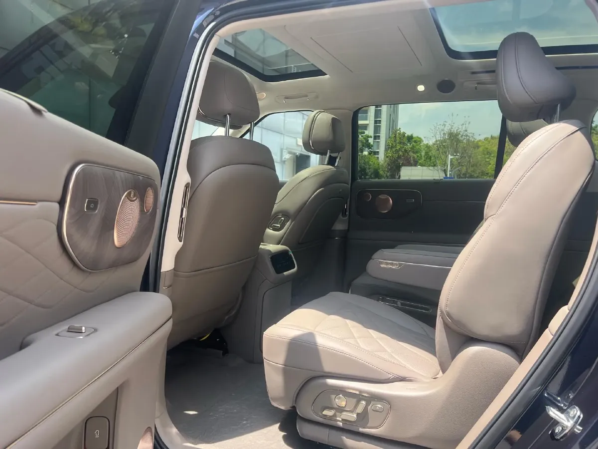 2026 IM LS9 REEV 155HP REEV,autocango,china used car exporter,china ev exporter,chinese used car exporter,chinese used ev exporter