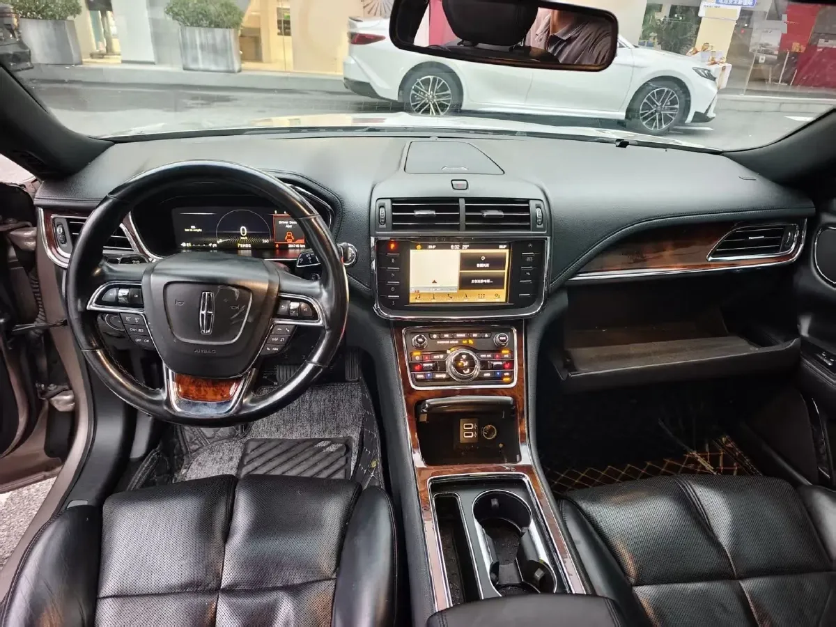 2018 Lincoln Continental 2.0T 261HP L4 6AT,autocango,china used car exporter,china ev exporter,chinese used car exporter,chinese used ev exporter